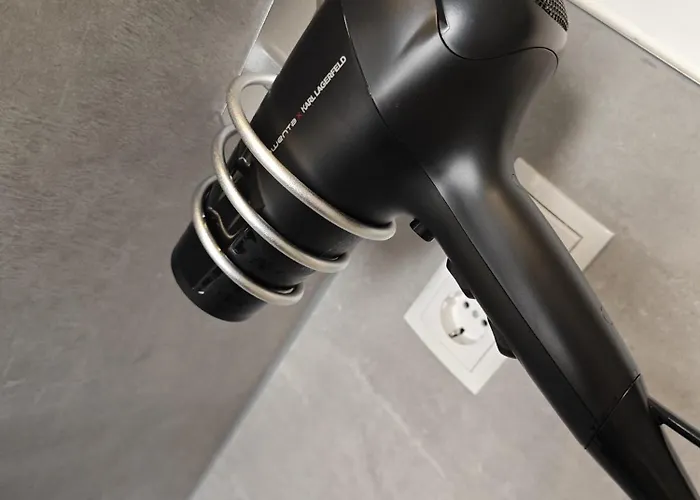 Gemuetliche 2 Zim Mit Fahrradstellplaetzen * كوبلنس